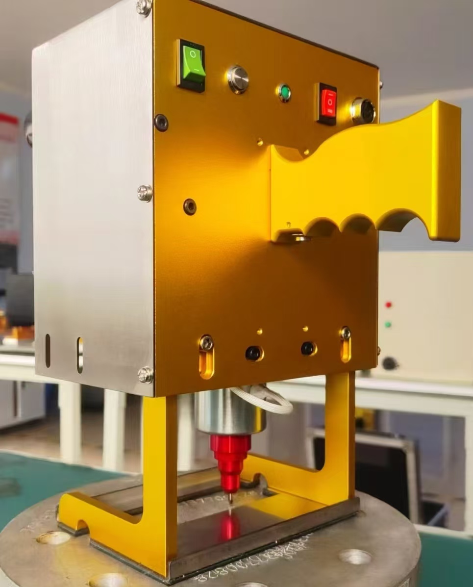 လက်ကိုင်လျှပ်စစ်ထွင်းထုစက်၊ သံမဏိပိုက်ပေါ်တွင်သတ္တုထွင်းစက်